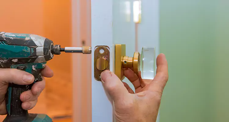 Broken Door Knob Fix in Ojus, FL